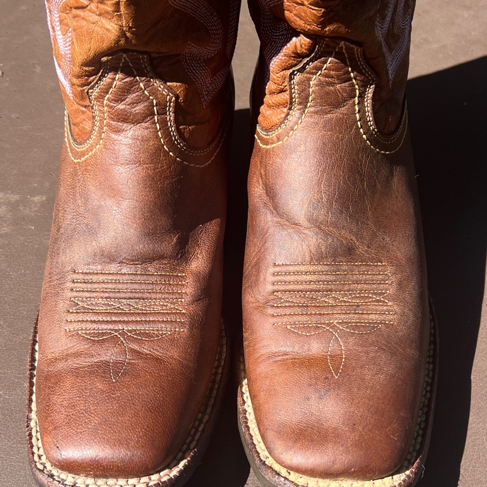 Brown Western  Ariat Cowgirl  Boots - Picture 3 of 14